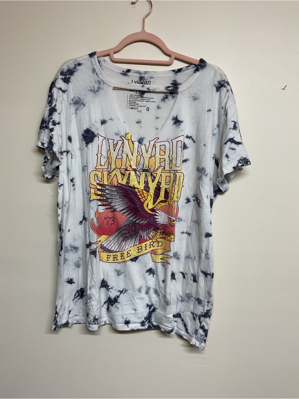 torrid White and Black Tie-Dye Lynyrd Skynyrd Free Bird Graphic Tee